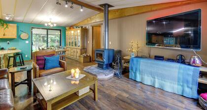Secluded Port Townsend Retreat: Pets Welcome!