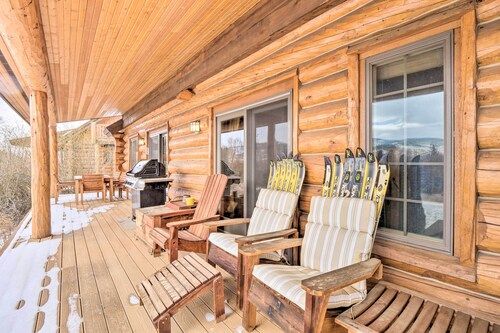 Mountain Views & Fire Pit: Granby Retreat!