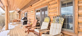 Mountain Views & Fire Pit: Granby Retreat!