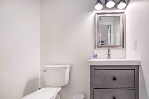 Apartment (3 Bedrooms) | Interior - Washington, DC, Vacation Rental By Arboretum (Washington)