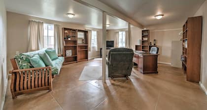 Hawaiian Hideaway w/ Yard < 2 Miles to Hilo Bay!