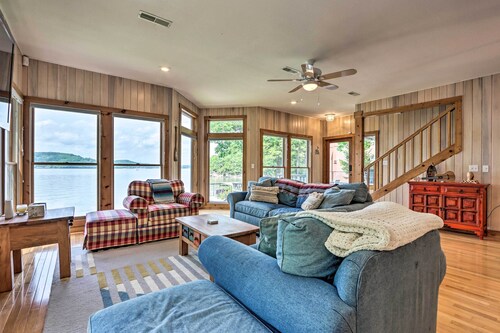 Sunny 'providence Cottage' Retreat w/ Dock, Kayaks