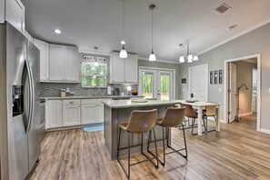 House (3 Bedrooms) | Interior - Serene Live Oak Home w/ Fire Pit by River + Sosmp! (Live Oak)