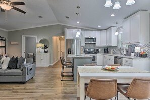 House (3 Bedrooms) | Interior