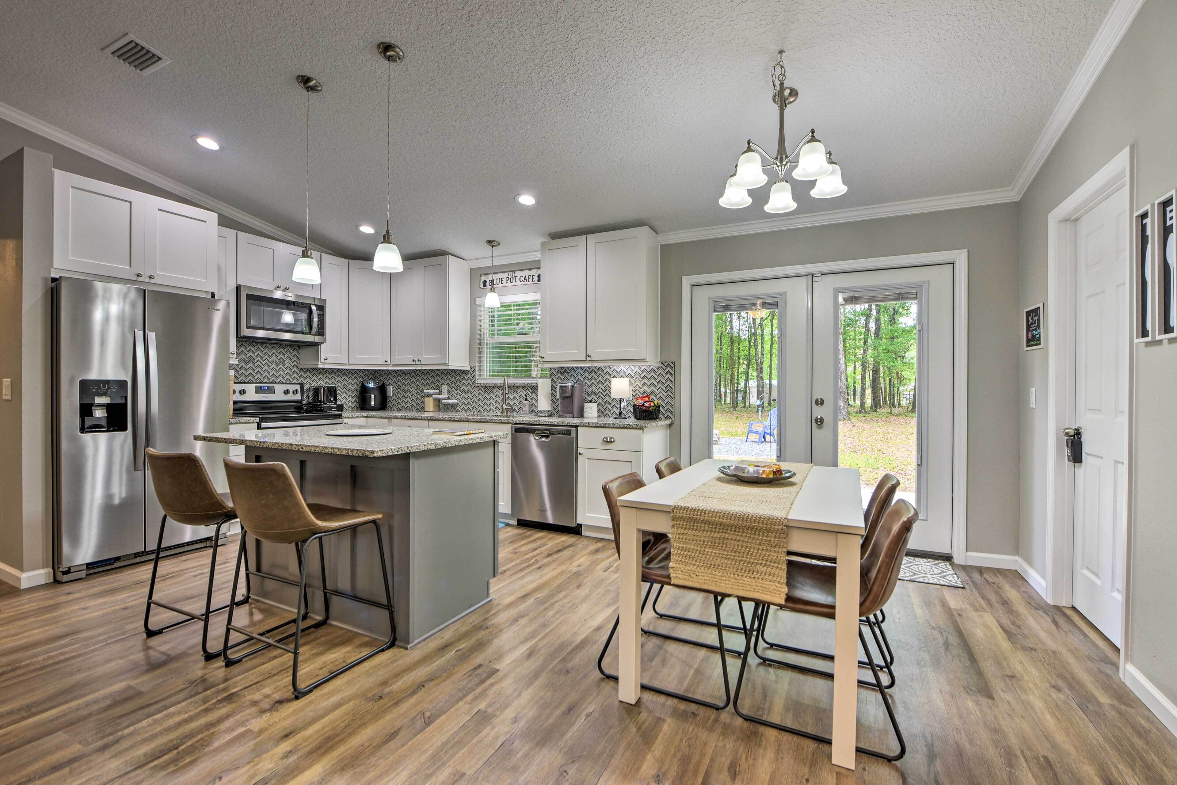 House (3 Bedrooms) | Interior