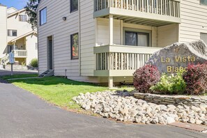 Apartment (0 Bedroom) | Interior - Cozy Mammoth Lakes Studio: 5 Mi to Ski Slopes (Mammoth Lakes)