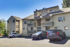 Apartment (0 Bedroom) | Interior - Cozy Mammoth Lakes Studio: 5 Mi to Ski Slopes (Mammoth Lakes)