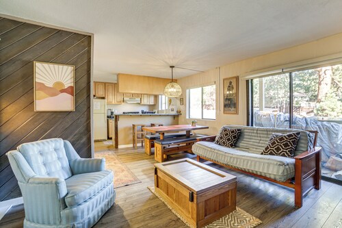 Cozy Mammoth Lakes Studio: 5 Mi to Ski Slopes
