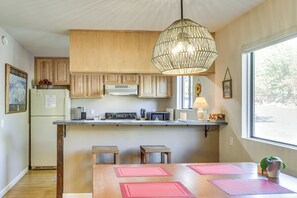 Apartment (0 Bedroom) | Interior - Cozy Mammoth Lakes Studio: 5 Mi to Ski Slopes (Mammoth Lakes)