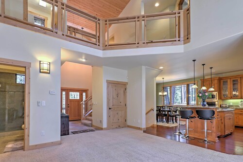 Close to Slopes: Forest-view Gem in Lake Tahoe