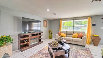 Rumah (2 Bedrooms) | Interior