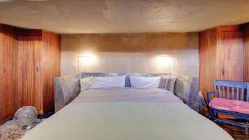 Apartment (0 Bedroom) | Interior