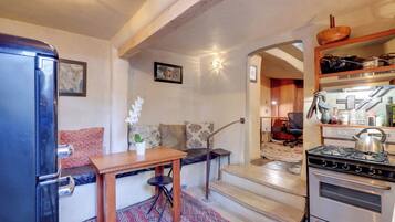 Apartment (0 Bedroom) | Interior