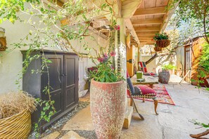 Interior - Adobe Studio: 2 Blocks to Dtwn Santa Fe Plaza! (Santa Fe)