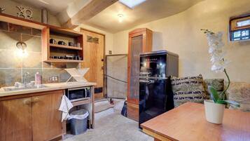 Apartment (0 Bedroom) | Interior