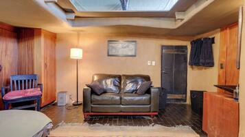 Apartment (0 Bedroom) | Interior