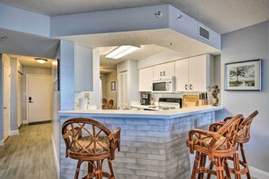 Interior - Oceanfront Condo Rental Near Daytona Speedway (Ormond Beach)