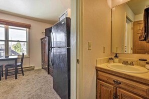 Apartment (0 Bedroom) | Interior - 3 Mi to National Park: Cozy Studio in Grand Lake (Grand Lake)