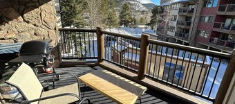 Walk to Ski Resort: Breckenridge Condo w/ Hot Tub!