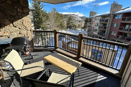 Walk to Ski Resort: Breckenridge Condo w/ Hot Tub!