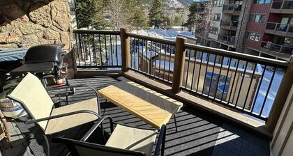 Walk to Ski Resort: Breckenridge Condo w/ Hot Tub!