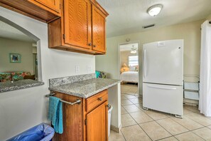 Interior - Apollo Beach Gem w/ Pool: 'the Flamingo House' (Apollo Beach)