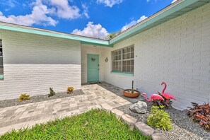 House (3 Bedrooms) | Interior - Apollo Beach Gem w/ Pool: 'the Flamingo House' (Apollo Beach)