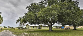 Lake Okeechobee Fishing Retreat w/ Fire Pit!