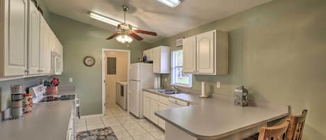 House (4 Bedrooms) | Interior