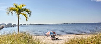Gorgeous Cape Coral Duplex Home w/ Modern Interior