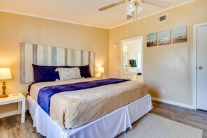 Interior - Stunning Pensacola Home, 8 Mi to Downtown! (Pensacola)