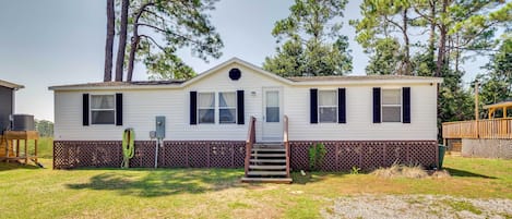 House (4 Bedrooms) | Front of property