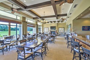 Dining - Upscale Perdido Key Resort Villa, 1 Mi to Beach! (Pensacola)