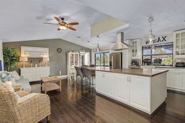 House (3 Bedrooms) | Interior - Canal-front Oasis w/ Dock & Kayaks in Cape Coral! (Cape Coral)