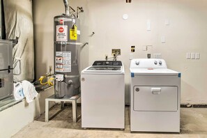 Interior - 2 Mi to Coachella: Indio Getaway w/ Outdoor Oasis! (Indio)