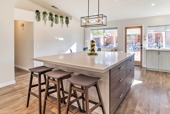 House (3 Bedrooms) | Interior