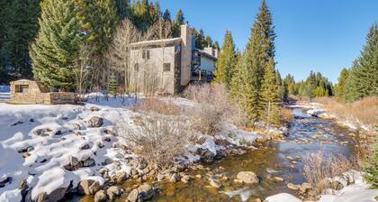 Walk to Ski Lift: Breckenridge Retreat w/ 2 Decks!