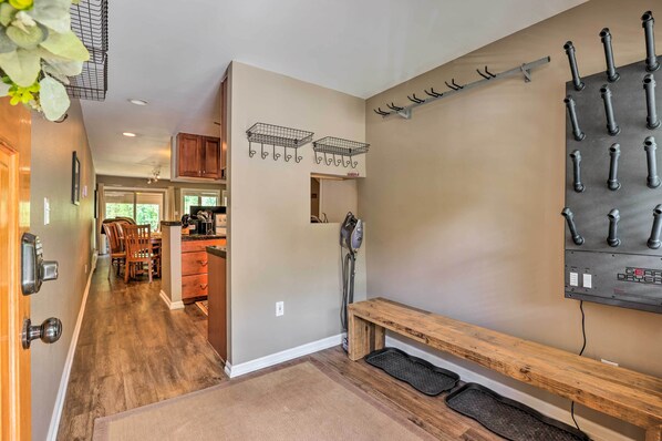 Interior - Cozy Vail Condo ~ 4 Mi to Vail Ski Resort! (Vail)