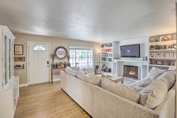 House (2 Bedrooms) | Interior