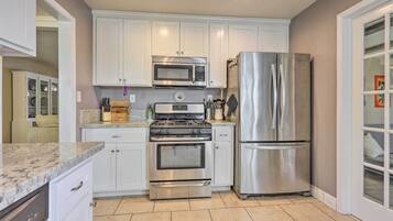 House (2 Bedrooms) | Interior