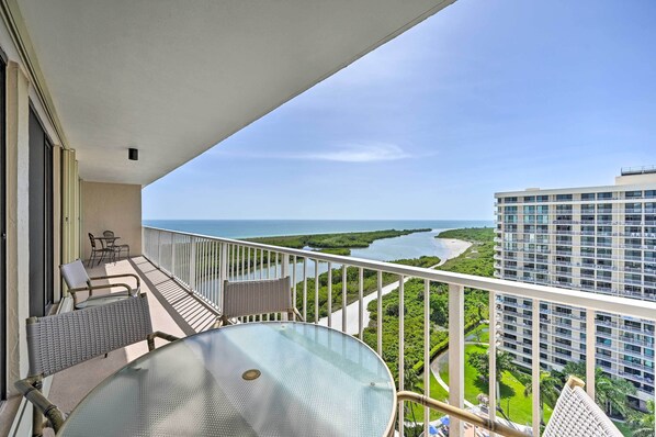 Apartment (2 Bedrooms) | Interior - Beachfront Marco Island Condo w/ Pool Access! (Marco Island)