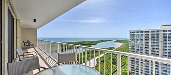 Beachfront Marco Island Condo w/ Pool Access!