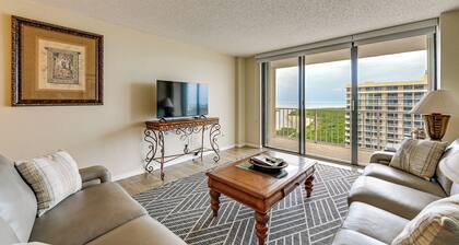 Beachfront Marco Island Condo w/ Pool Access!