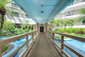 Apartment (2 Bedrooms) | Interior - Beachfront Marco Island Condo w/ Pool Access! (Marco Island)