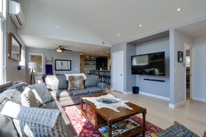 Interior - Tranquil Avon Vacation Unit w/ Luscious Views (Avon)