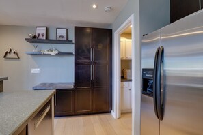 Interior - Tranquil Avon Vacation Unit w/ Luscious Views (Avon)