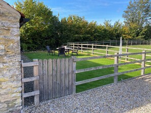 Property grounds - Puddleduck Cottage (Pickering)