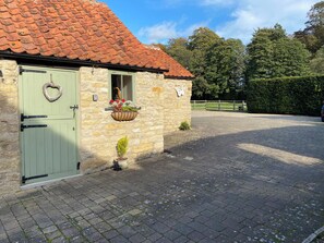 Exterior - Puddleduck Cottage (Pickering)