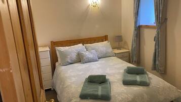 Cottage | 2 bedrooms, free WiFi, individually decorated, individually furnished