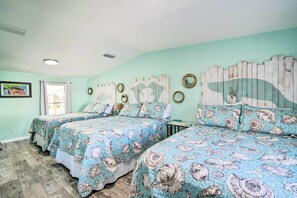 House (3 Bedrooms) | Interior - Boat Dock & Porch: Riverfront Retreat in Homosassa (Homosassa)